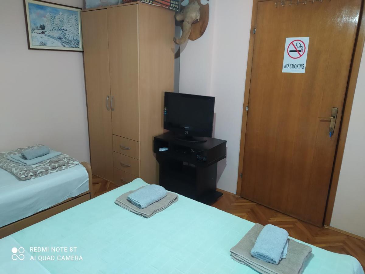 Apartment & Rooms Aleksandar Galambóc Kültér fotó